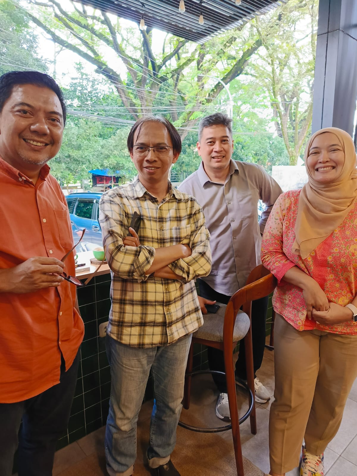 Foto bersama Klien Resmiin
